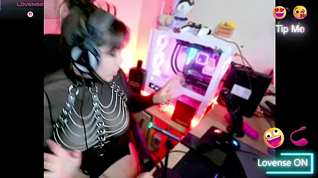 PinkDenial online show from November 25, 2025, 1:16 am