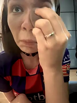 milkiiis online show from October 15, 2025, 7:30 am