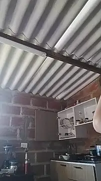 Moira-Hot online show from December 17, 2025, 4:35 pm