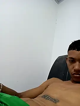 Snapshot of Brayan51_- chatting on September 21, 2025, 6:04 am Brayan51 - online show from September 21, 2025, 6:04 am