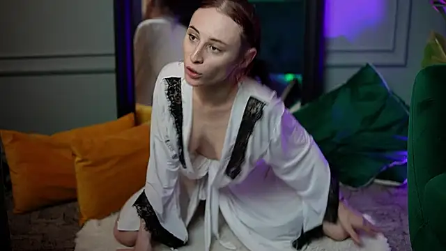 SaraiAngel online show from November 27, 2025, 10:01 pm