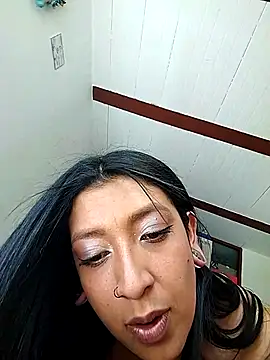 Coralaine 96 online show from September 20, 2025, 6:42 pm