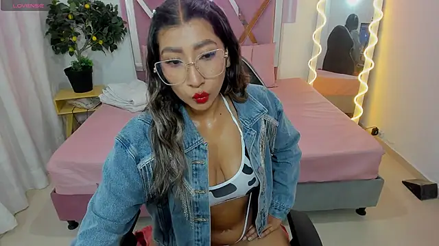 Kenndal tay online show from September 15, 2025, 3:17 am