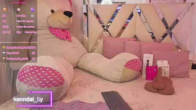 Kenndal tay online show from April 16, 2026, 9:39 pm