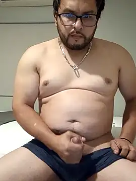 Snapshot of MauxXx93 chatting on February 17, 2026, 5:37 am MauxXx93 online show from February 17, 2026, 5:37 am