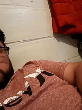 Snapshot of MauxXx93 chatting on March 9, 2026, 4:49 am MauxXx93 online show from March 9, 2026, 4:49 am