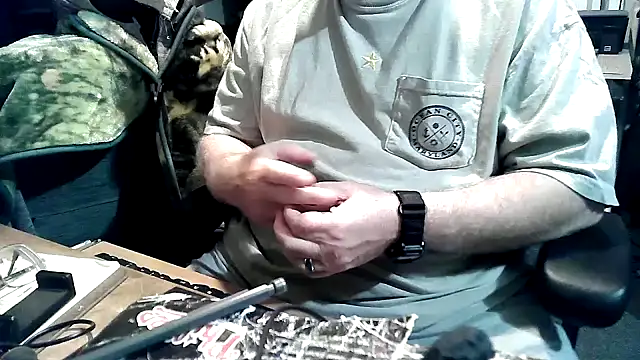 Snapshot of georgew62 chatting on September 17, 2025, 4:14 am georgew62 online show from September 17, 2025, 4:14 am