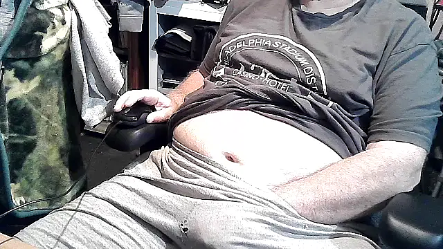 Snapshot of georgew62 chatting on October 8, 2025, 5:05 am georgew62 online show from October 8, 2025, 5:05 am