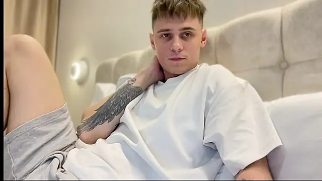 Snapshot of Tyler_Garner chatting on September 9, 2025, 3:22 pm Tyler Garner online show from September 9, 2025, 3:22 pm