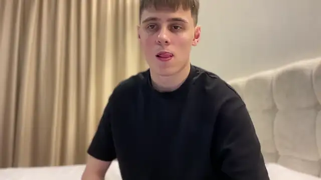 Snapshot of Tyler_Garner chatting on September 15, 2025, 6:19 pm Tyler Garner online show from September 15, 2025, 6:19 pm