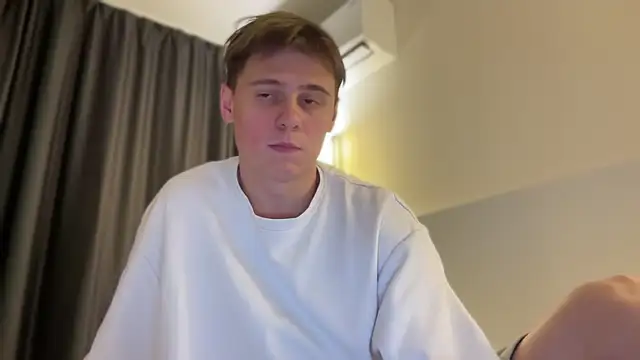 Snapshot of Tyler_Garner chatting on October 16, 2025, 5:47 pm Tyler Garner online show from October 16, 2025, 5:47 pm