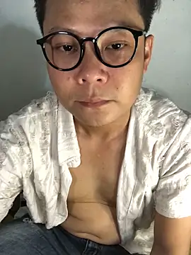 datnguyenvn online show from February 9, 2026, 8:18 am