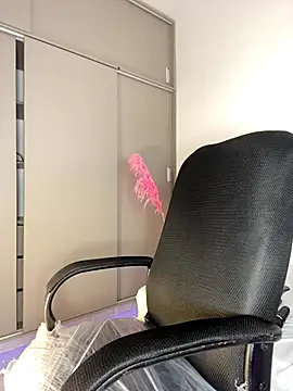 Charlottediolet online show from September 9, 2025, 11:32 am