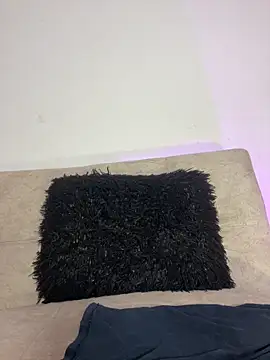 Charlottediolet online show from March 29, 2026, 3:23 pm