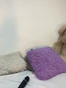 Charlottediolet online show from April 12, 2026, 3:00 am