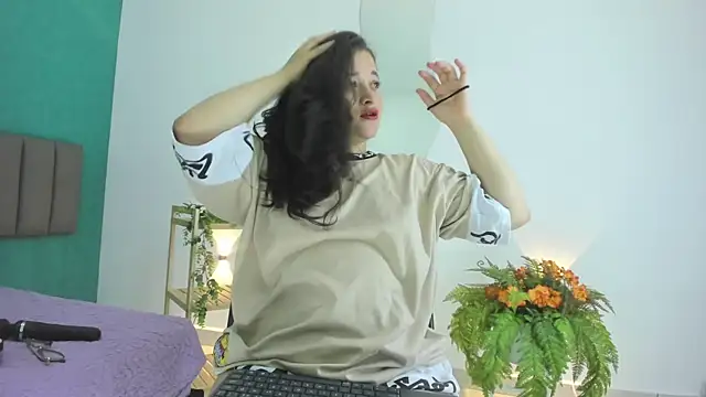 Snapshot of aradia_kiss chatting on September 15, 2025, 8:42 pm aradia kiss online show from September 15, 2025, 8:42 pm
