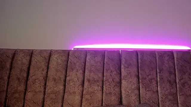 Ambeer fox  online show from April 17, 2026, 1:58 pm