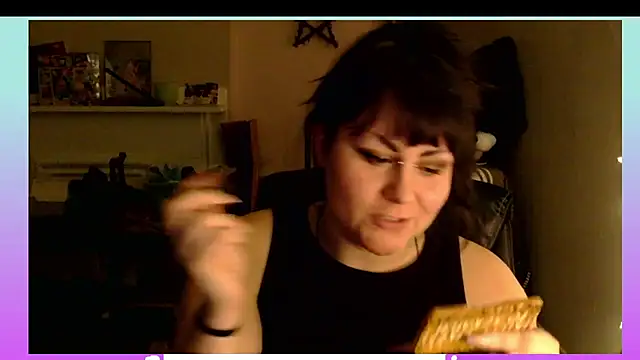 Snapshot of PeakoBunny chatting on November 16, 2025, 10:59 pm PeakoBunny online show from November 16, 2025, 10:59 pm