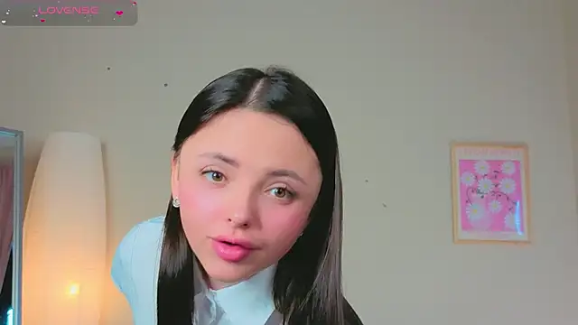 OliviaKis  online show from September 17, 2025, 7:10 am