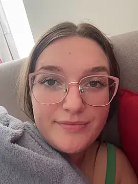 Snapshot of Bellatrisssaa chatting on September 10, 2025, 8:25 am Bellatrisssaa online show from September 10, 2025, 8:25 am