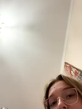 Snapshot of Bellatrisssaa chatting on September 22, 2025, 4:20 pm Bellatrisssaa online show from September 22, 2025, 4:20 pm