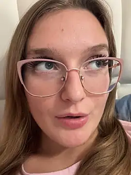 Snapshot of Bellatrisssaa chatting on October 2, 2025, 6:15 pm Bellatrisssaa online show from October 2, 2025, 6:15 pm