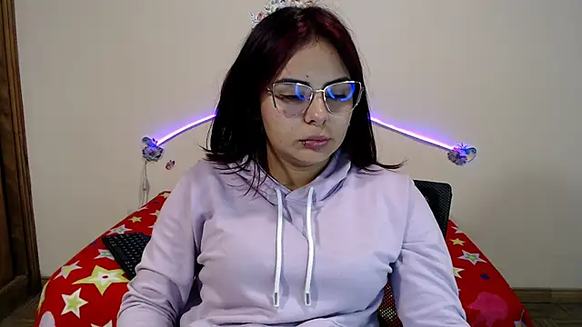 Valeryxs online show from November 1, 2025, 7:49 pm