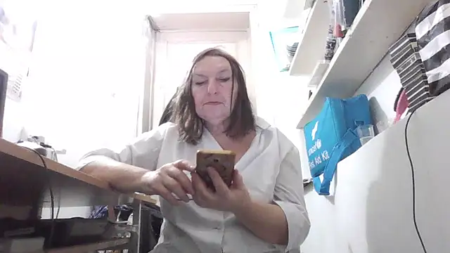 AnnaLive570 online show from December 23, 2025, 5:38 am