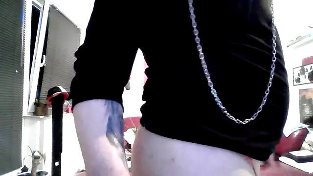 hellgirl1980 online show from September 9, 2025, 2:44 am