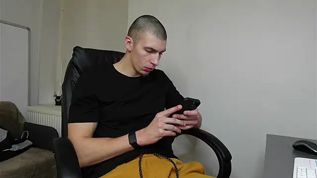 Ryan Dozer online show from November 6, 2025, 8:26 am