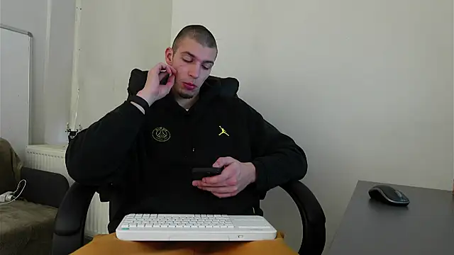 Ryan Dozer online show from November 8, 2025, 7:08 am