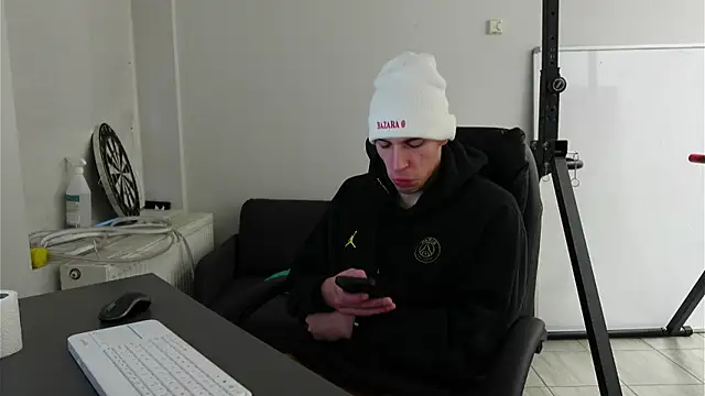 Ryan Dozer online show from November 30, 2025, 7:12 am