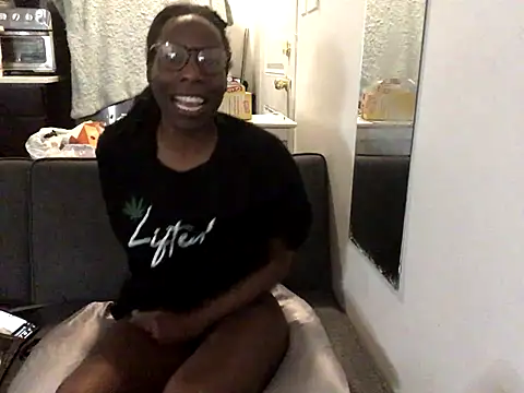 littyleesh1 online show from December 1, 2025, 10:37 pm