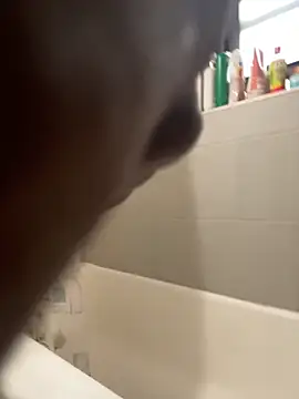 Snapshot of littyleesh1 chatting on February 22, 2026, 3:32 pm littyleesh1 online show from February 22, 2026, 3:32 pm