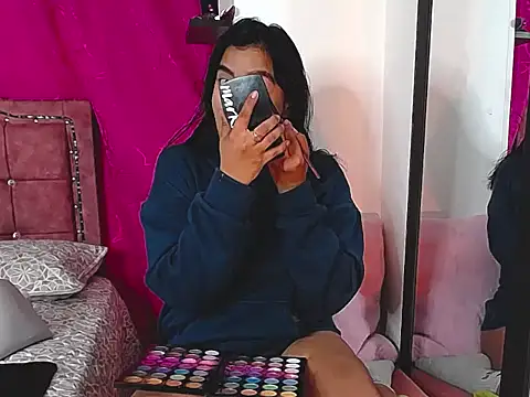 Snapshot of charlottekiss99 chatting on September 19, 2025, 11:44 am charlottekiss99 online show from September 19, 2025, 11:44 am