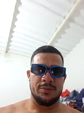 Snapshot of yeffito1 chatting on September 14, 2025, 11:37 pm yeffito1 online show from September 14, 2025, 11:37 pm