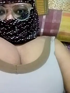 Snapshot of sweety141408 chatting on September 15, 2025, 2:11 am sweety141408 online show from September 15, 2025, 2:11 am