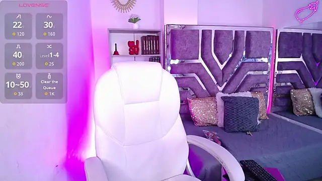 Eva Walker  online show from September 12, 2025, 6:13 am