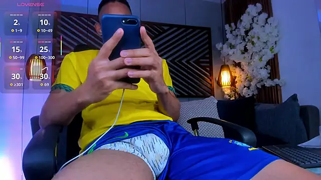 B Wild online show from October 14, 2025, 3:51 am