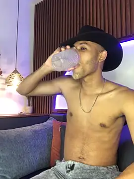 B Wild online show from November 4, 2025, 4:00 am