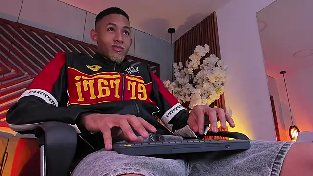 B Wild online show from December 18, 2025, 4:18 am