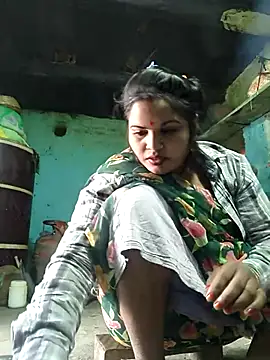 Sexi shivani online show from November 10, 2025, 2:32 am