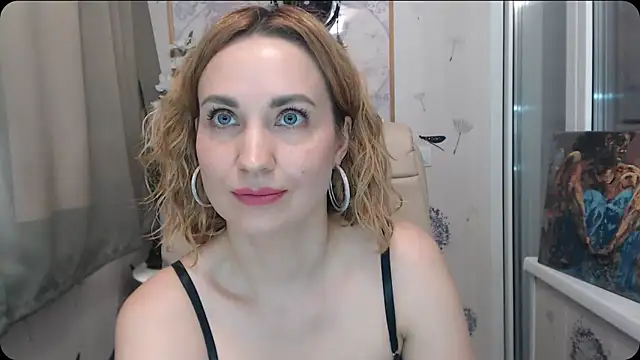 KatrinAlluring online show from February 3, 2026, 6:40 am