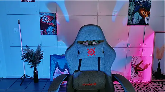 Yoka paradoXXX online show from April 7, 2026, 9:21 am