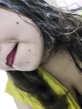 Snapshot of freedom70 chatting on October 10, 2025, 1:43 pm freedom70 online show from October 10, 2025, 1:43 pm