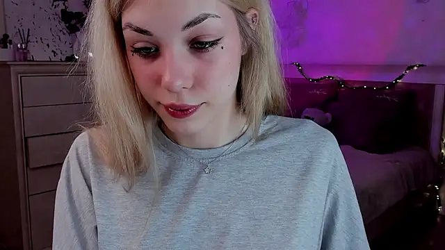 Leila Vanilla online show from February 4, 2026, 5:35 am