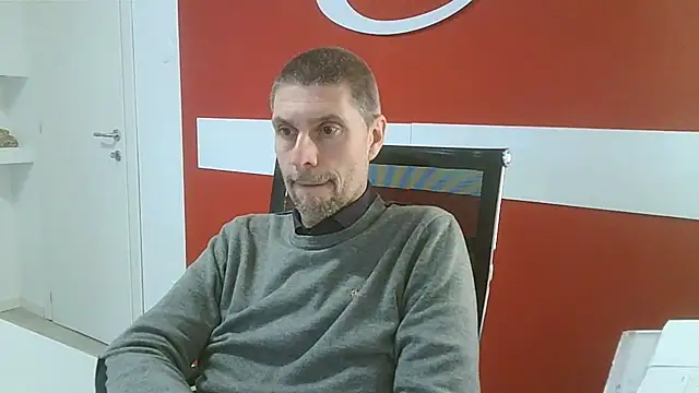 Snapshot of max79ve31 chatting on March 13, 2026, 3:07 pm max79ve31 online show from March 13, 2026, 3:07 pm