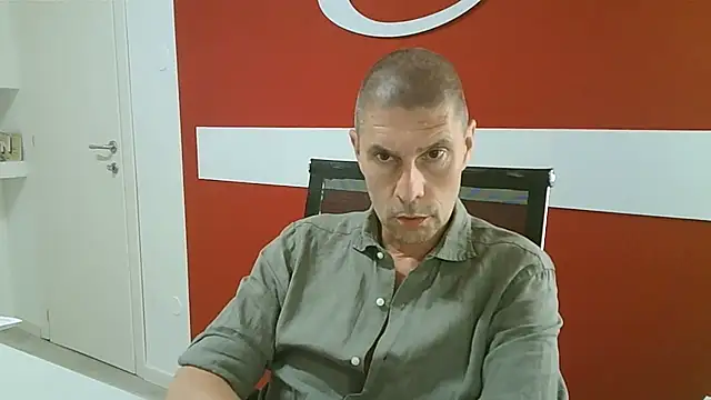 Snapshot of max79ve31 chatting on July 3, 2026, 11:38 am max79ve31 online show from July 3, 2026, 11:38 am