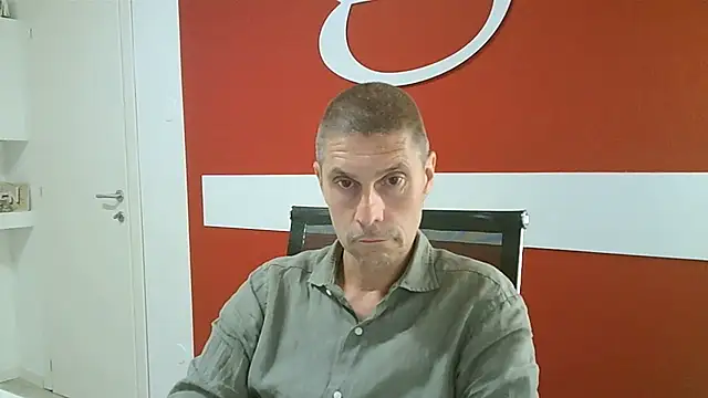 Snapshot of max79ve31 chatting on July 14, 2026, 3:51 pm max79ve31 online show from July 14, 2026, 3:51 pm