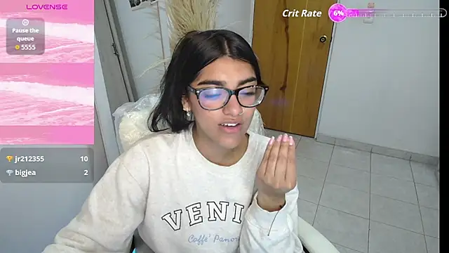 Snapshot of amarasilk_ chatting on October 1, 2025, 10:32 am amarasilk online show from October 1, 2025, 10:32 am